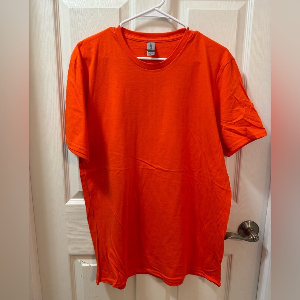 Gildan Mens T-Shirt size Large